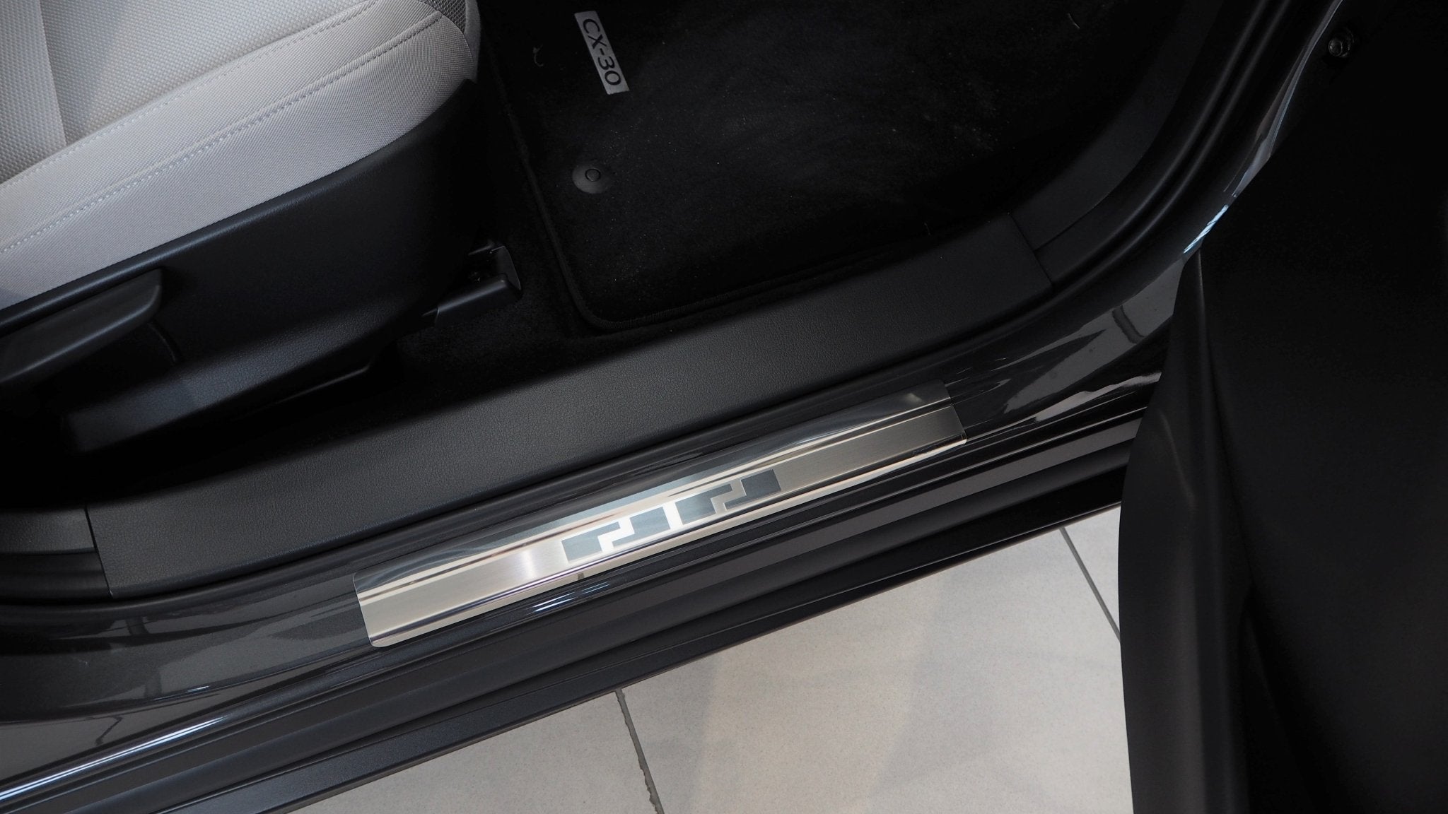 Tærskelbeskyttelse rustfrit stål Mazda CX - 30 2019+ - Carlevel - 