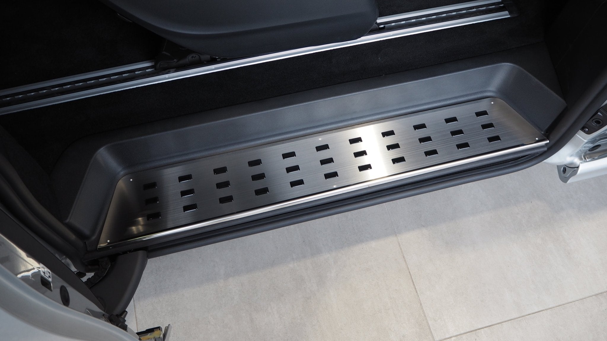 Sill Protector til Mercedes V-Klasse Vito W447 2014– – rustfrit stål – nærbillede detaljer | Carlevel