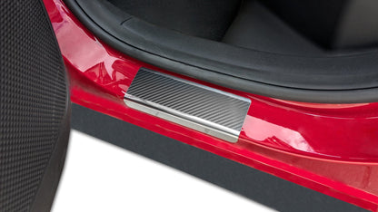 Tröskelskydd MG ZS II 2024+ – kolfiber-look - Carlevel AB - Fordon och delar > Fordonsdelar > Karossdelar