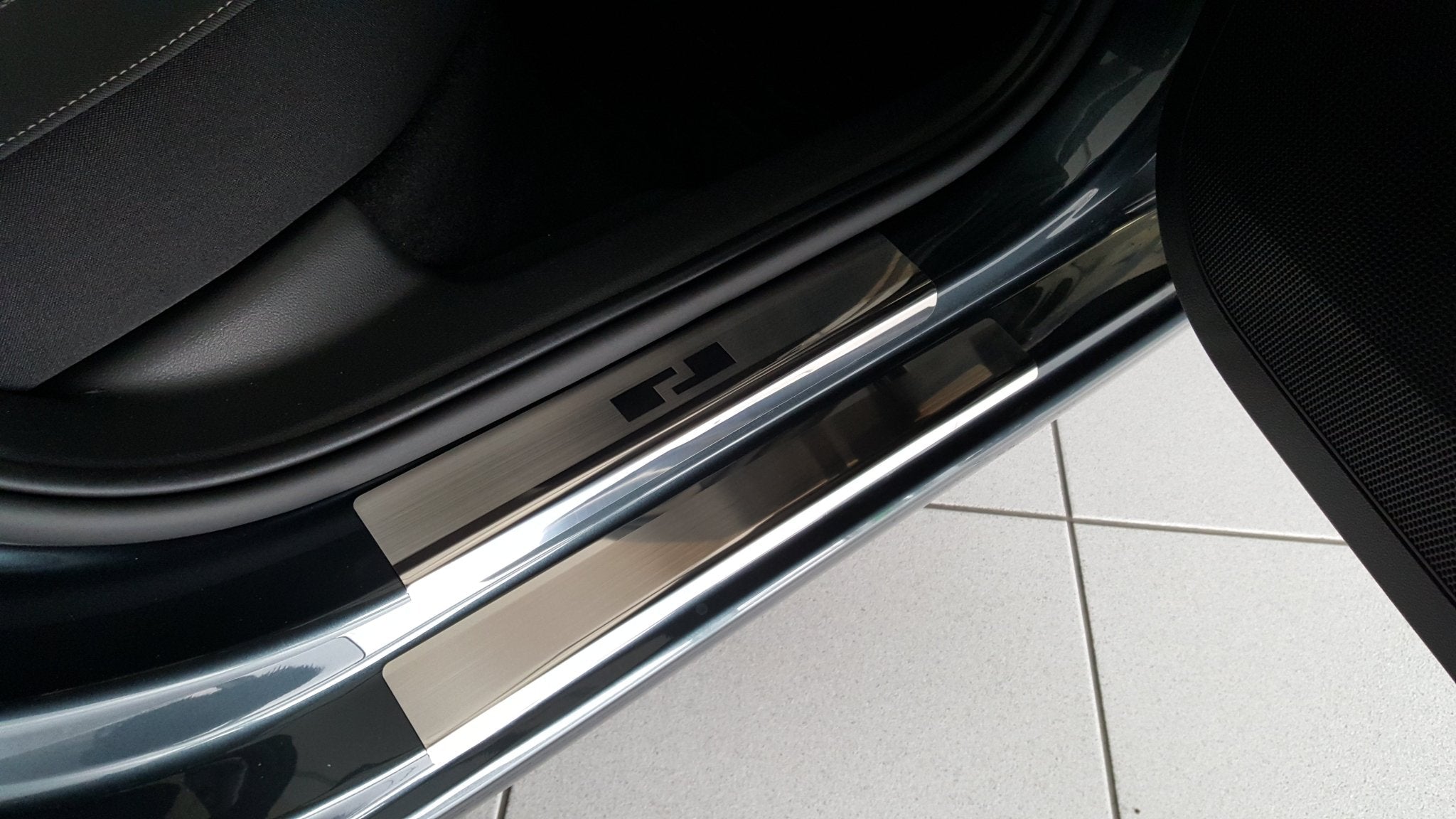 Karmbeskyttere til Skoda Rapid 2012-2019 - Rustfrit stål | Alu-Frost - nærbillede detaljer | Alu-Frost