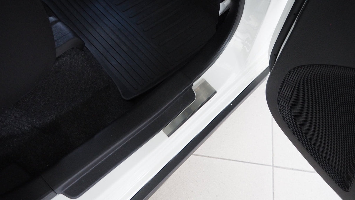Sill Protector Suzuki Ignis III 2017+ – Rustfrit stål Alu-Frost – Nærbillede detaljer | Alu-Frost