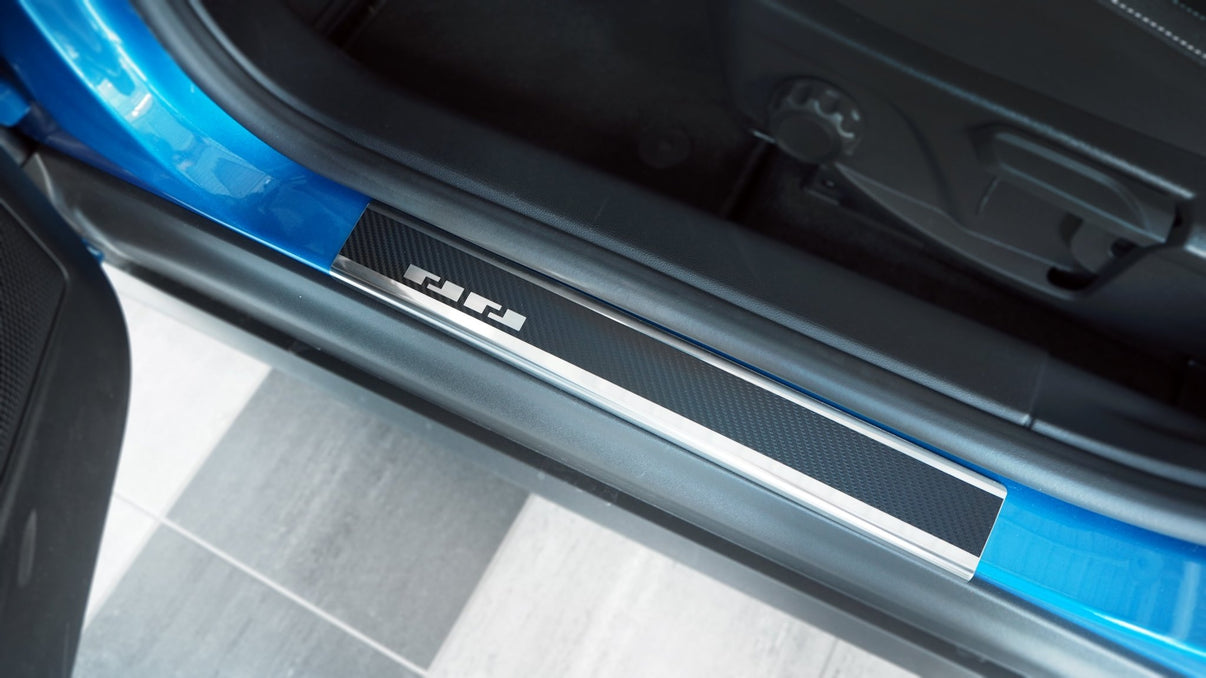 Tröskelskydd till Ford Focus IV 2018–2025 – Kolfiber-look - Carlevel AB - Fordon och delar > Fordonsdelar > Karossdelar