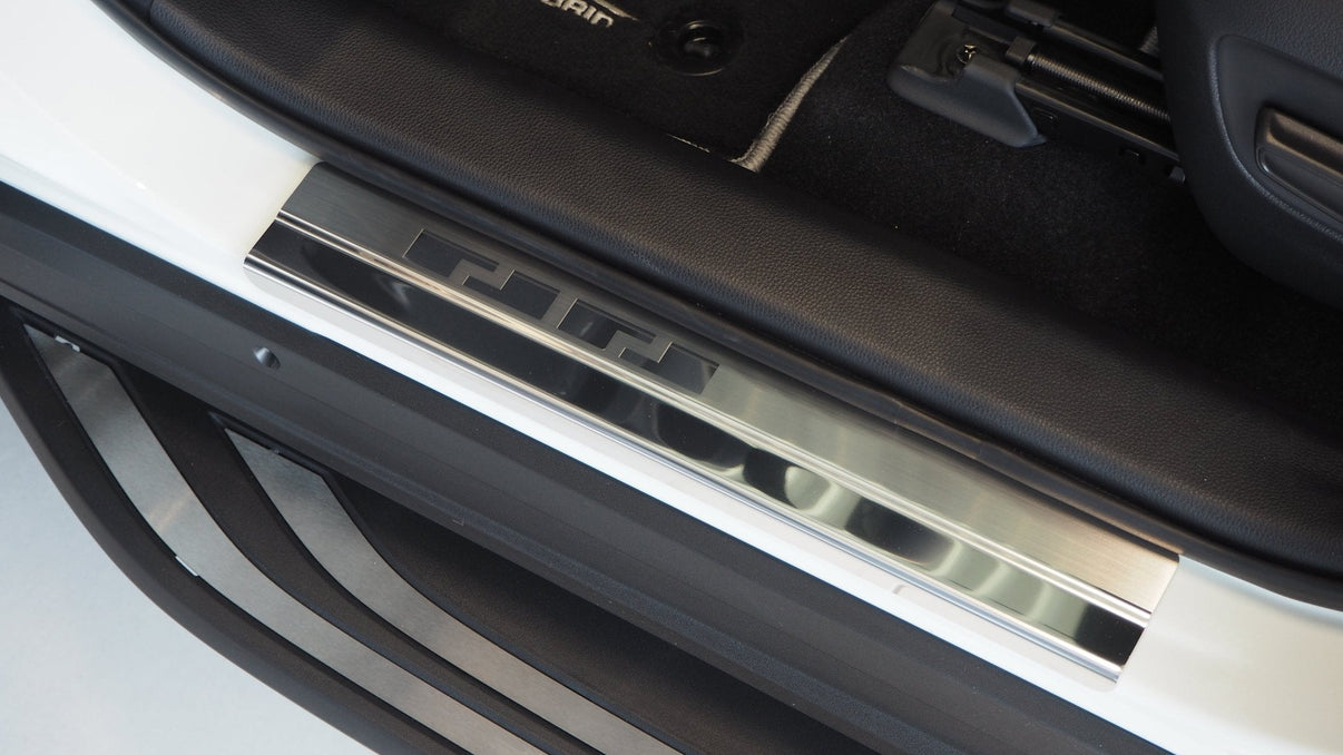 Sill Protectors til Toyota RAV4 V 2019+ - 4-Pack rustfrit stål | Alu-Frost - produktbillede forfra | Alu-Frost