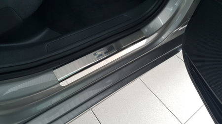 Sill Protectors til VW Passat B8 2014-2023 - 4-Pack rustfrit stål | Alu-Frost - produktbillede forfra | Alu-Frost
