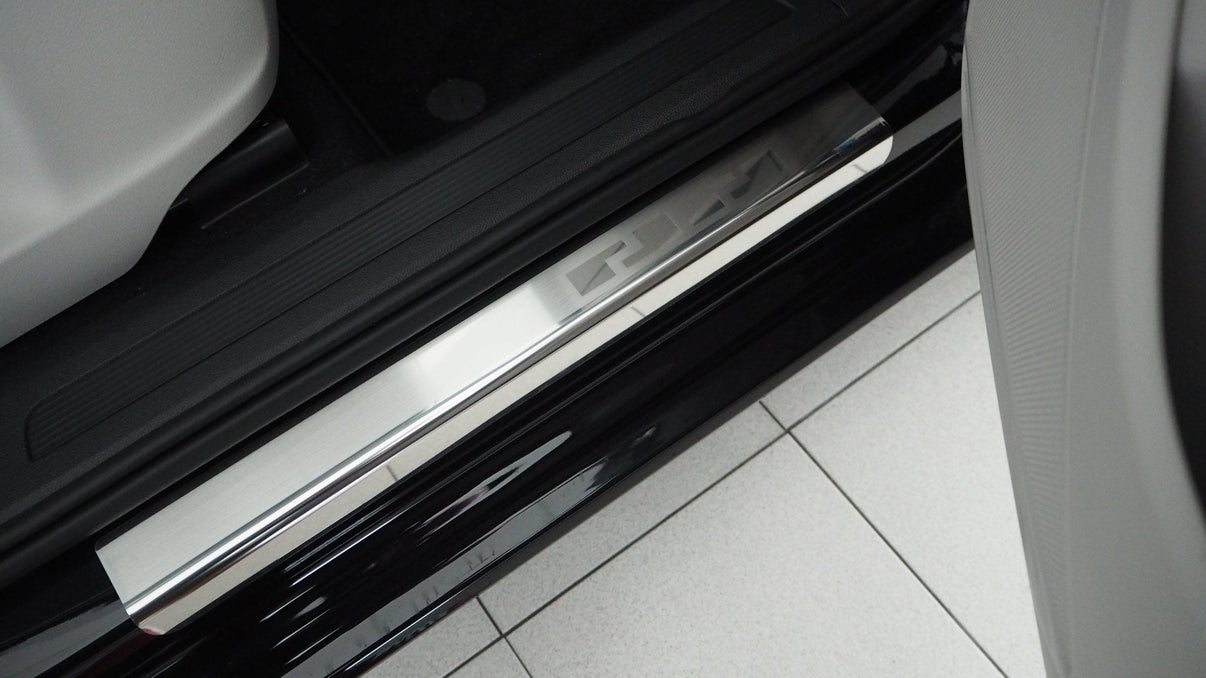 Tærskelbeskyttelse til VW Touran III 2015+ - 4-pak rustfrit stål | Alu-Frost - nærbillede detaljer | Alu-Frost