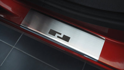 Sillbeskyttere til Renault Captur I 2013-2019 - rustfrit stål | Alu-Frost - nærbillede detaljer | Alu-Frost