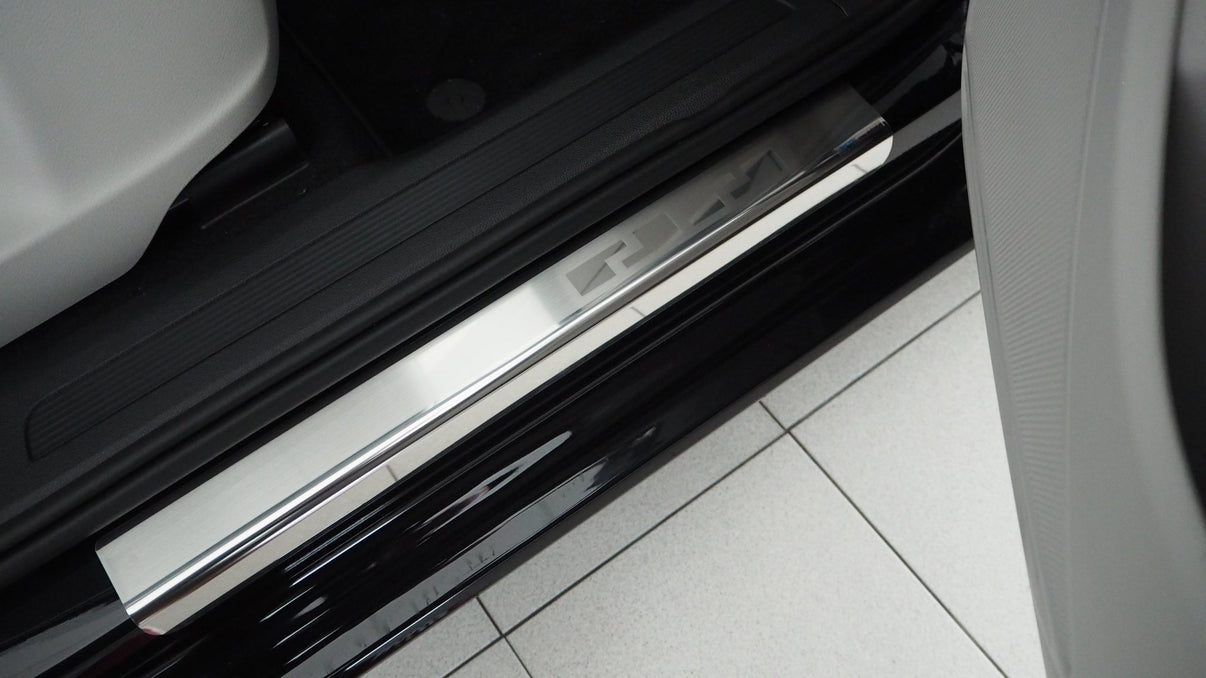 Tærskelbeskyttelse til VW Touran III 2015+ - 4-pak rustfrit stål | Alu-Frost - nærbillede detaljer | Alu-Frost